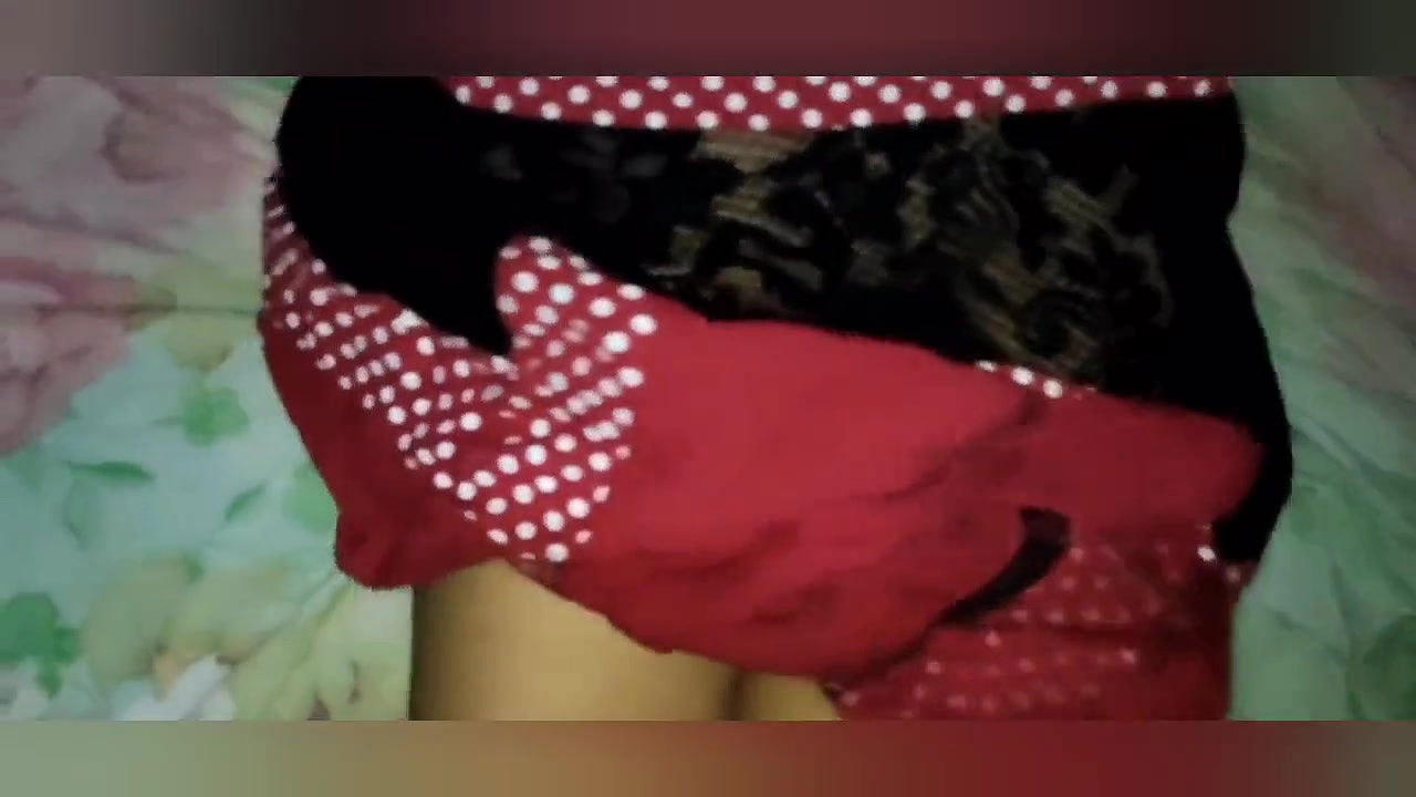 Priya bhabhi ki choot shave krne k baad daba k choda clear hindi voice