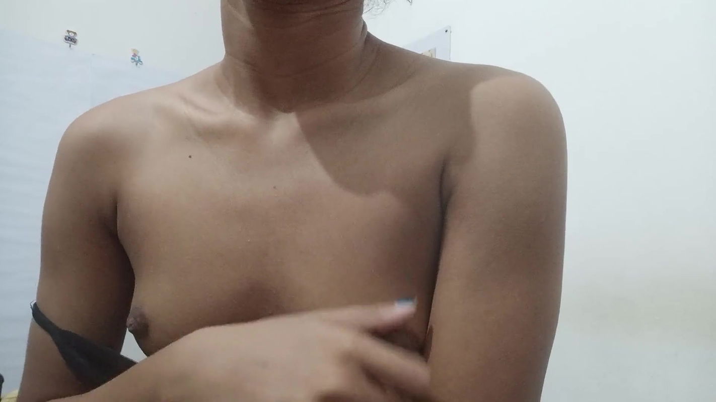 Pretty girl treated her hairy pussy with squirt