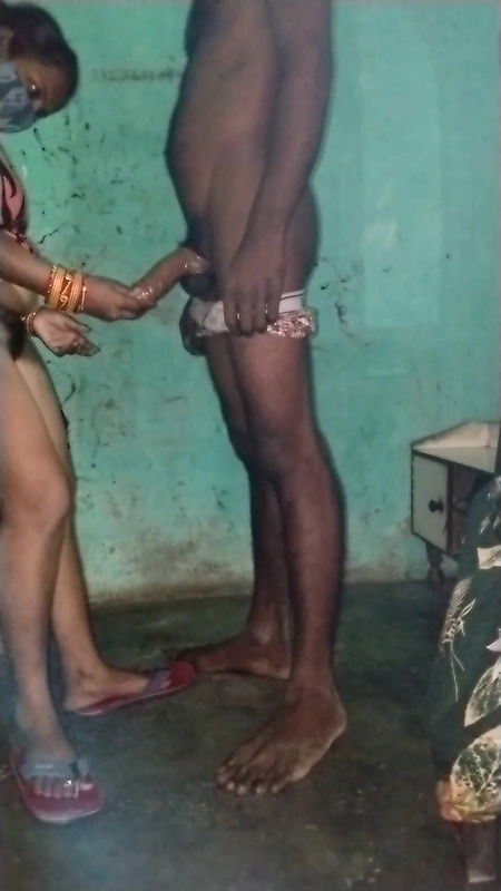 Pelted my wife with a thick cock, tore the injury from the thick land