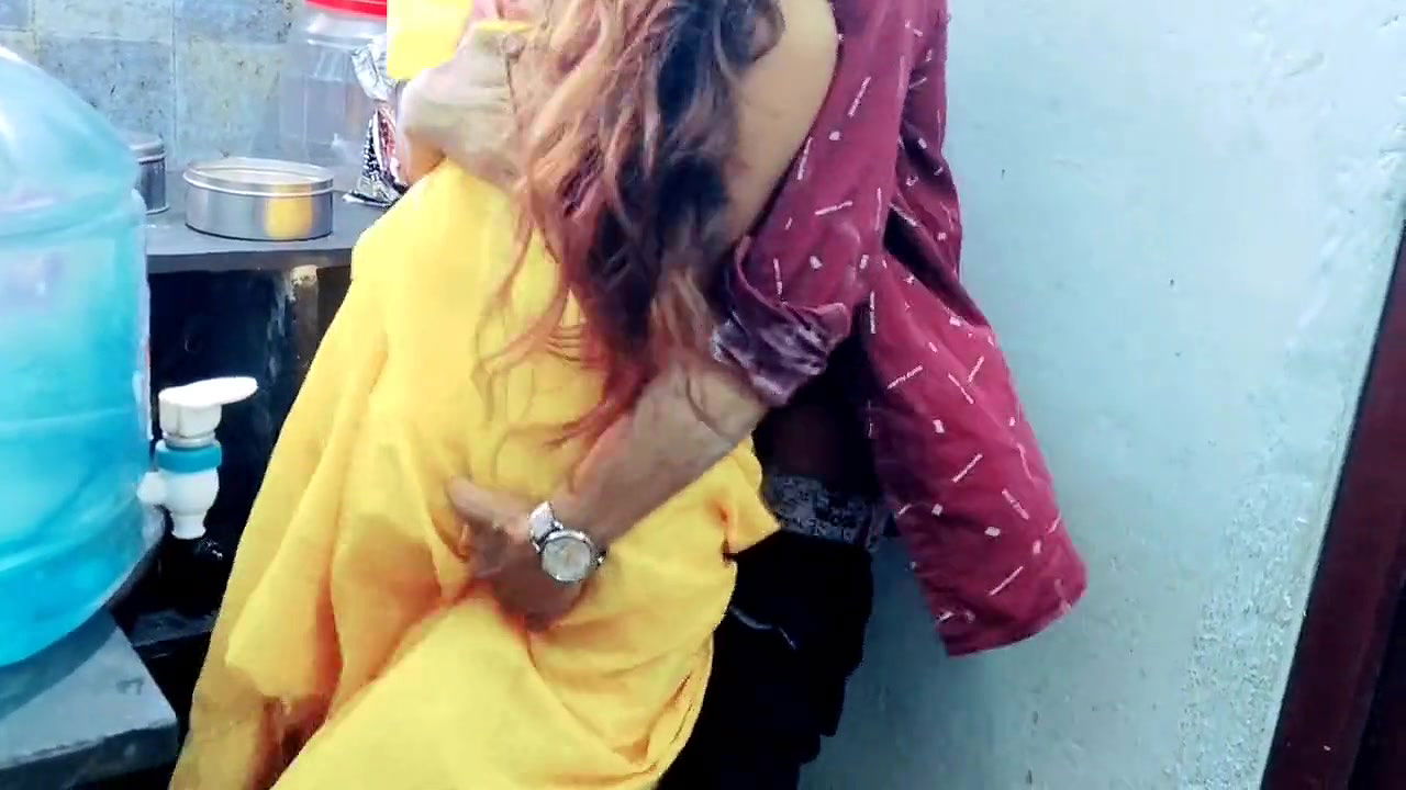 Padosi bhabi ko phirse chodne aya