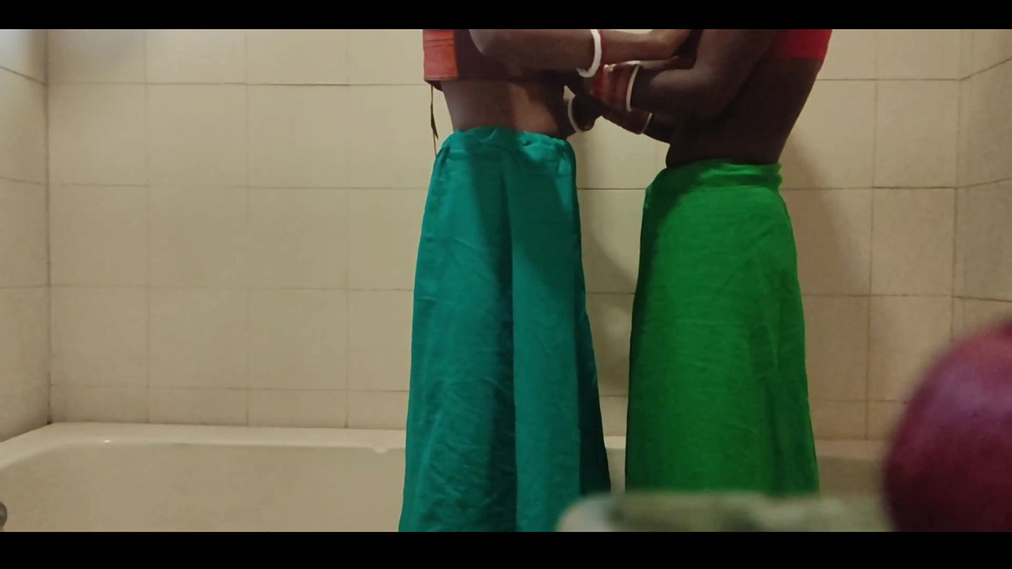 On Valentine’s Day, I had sex with my wife and her friend together, full fun sex videos threesome sex