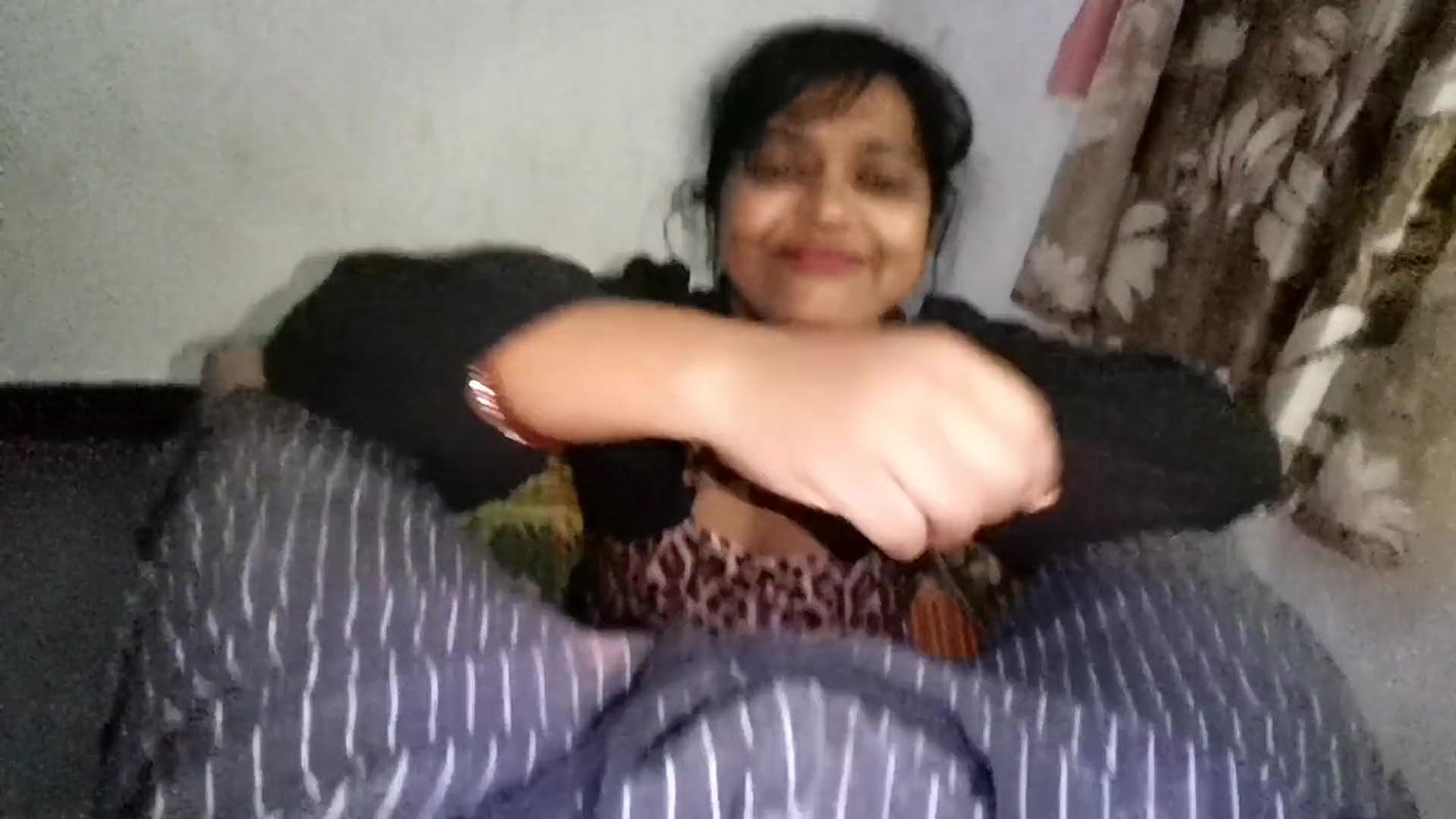 My stepsister come my room and sucking my Dick and cum inside