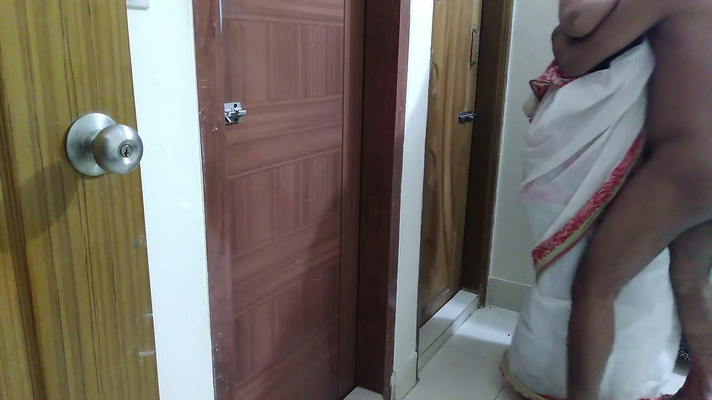 Moti Gand Wali Desi Kamwali ko Gand Mari