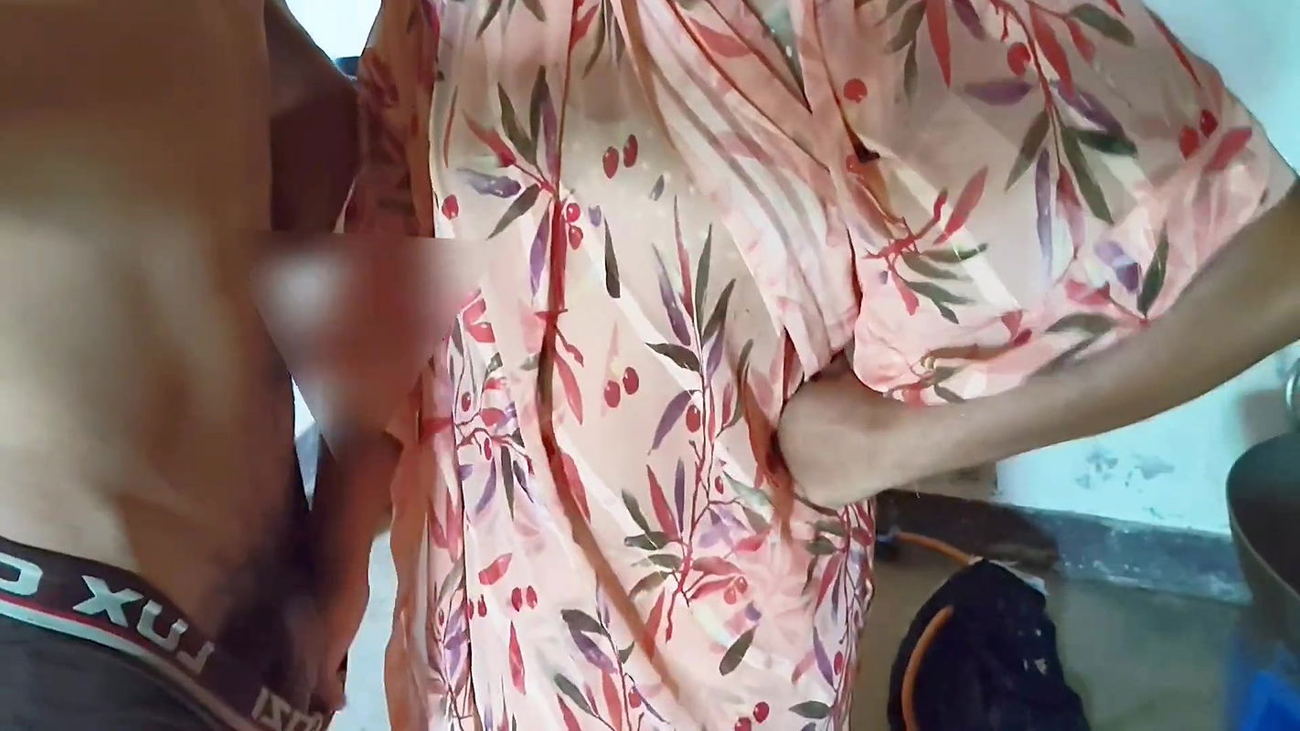 Mota lund Dekh bhabi mujhe chodna sikhne lagi – Dirty Hindi Audio