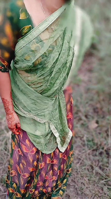 mota lund bahut pasand hai devar ji, chodo mujhe or joe se, desi indian bhabhi fucked by devar outdoor jaungal se hindi HD