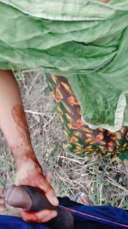 mota lund bahut pasand hai devar ji, chodo mujhe or joe se, desi indian bhabhi fucked by devar outdoor jaungal se hindi HD