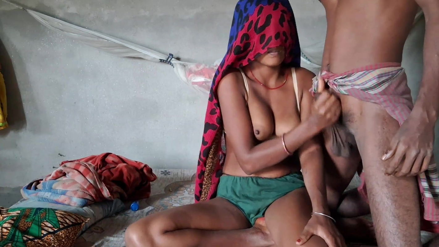 Malish karne ke Bahana Se Meri devar Ne Meri gand ki chudai ki