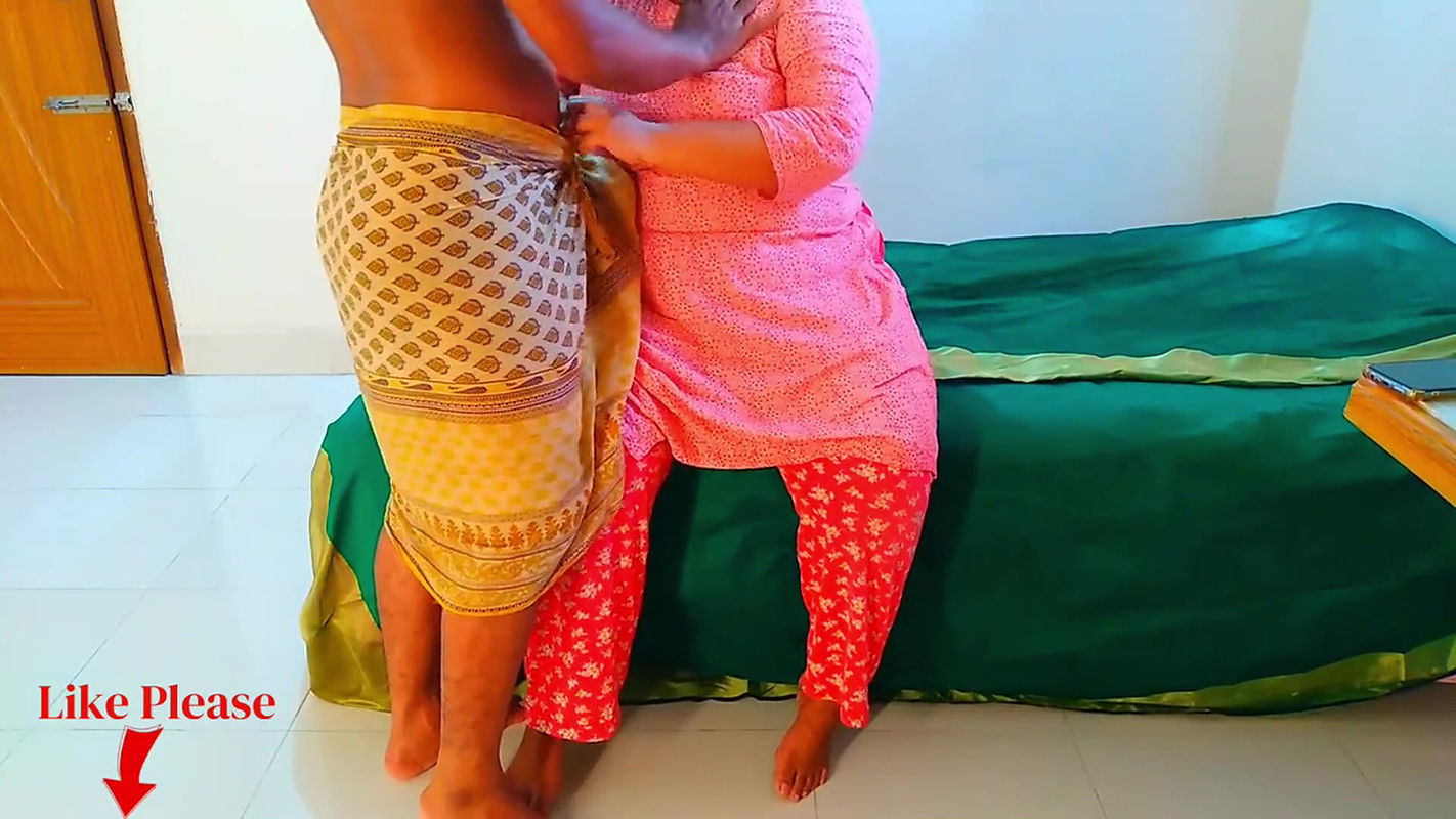 Kamuk ne Apni Satuli ko hat bandhkar chudai jabardast – Stepmom fuck stepson with his hands tied