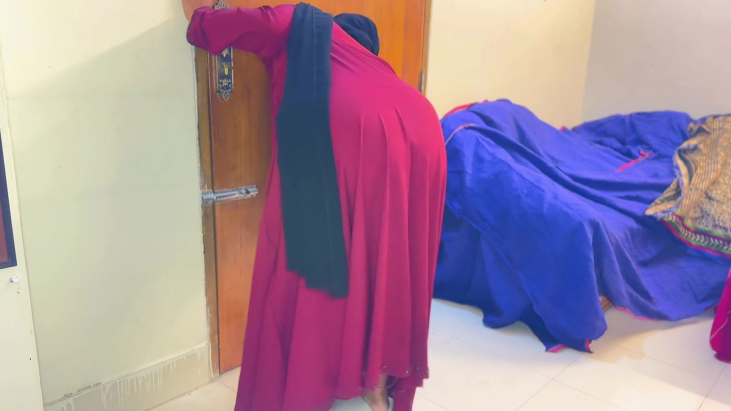 Jab Pita Ni Ghar Par Nahi Hote Tab Satule Ma ko Badi Gand Chudai Apni beta