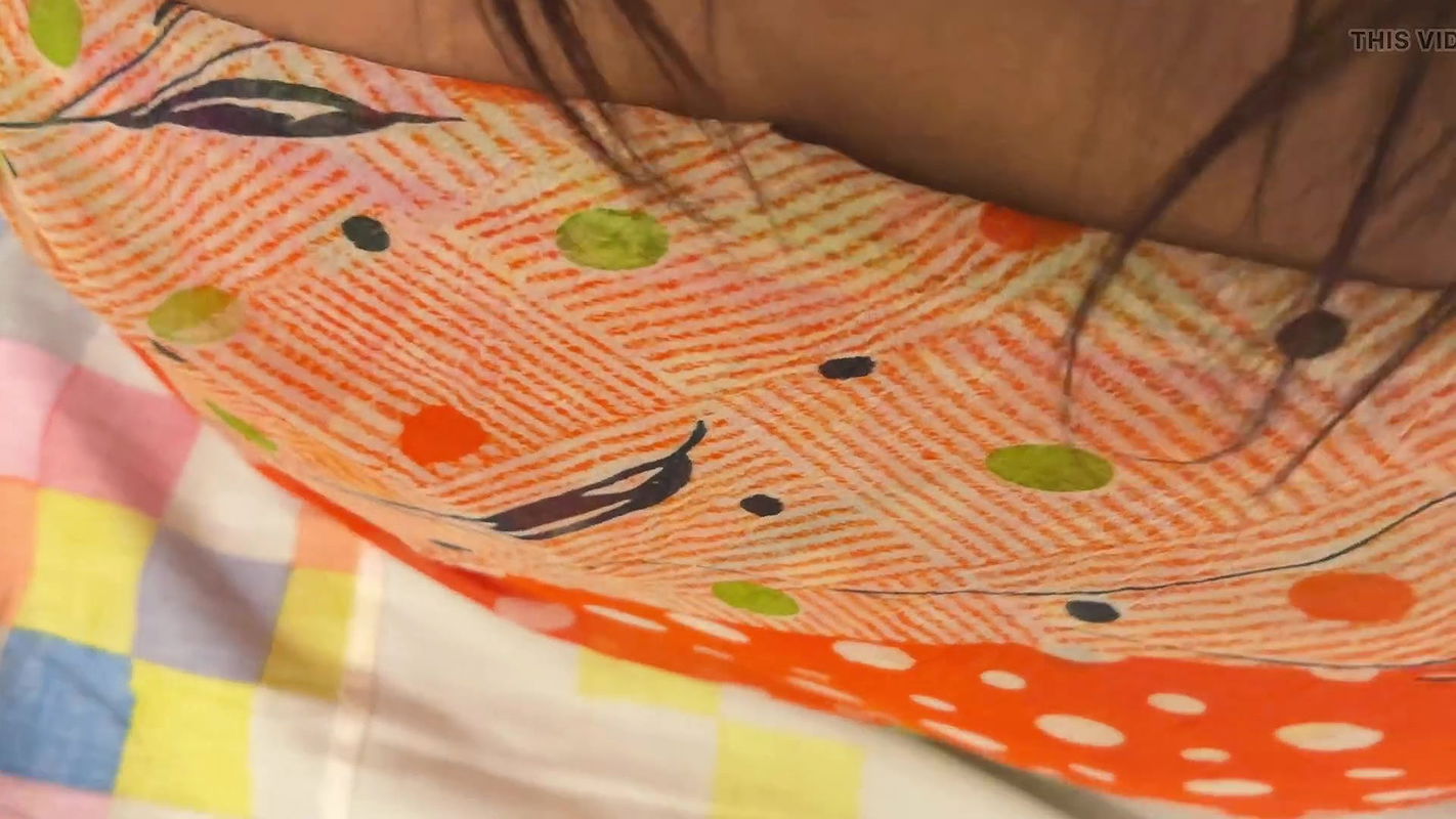 Jab Gujrati Saasuma Apni Baalon Mein Kanghe Karatee hue tab Damadji ne assi say chudai (Desi mother-in-law fucked by son-in-law)