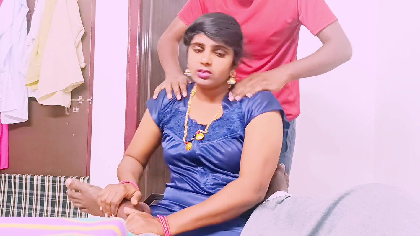 Indian wife cheating sex desi bhabi cheating husbend, fucking husbend’s small brother big dick