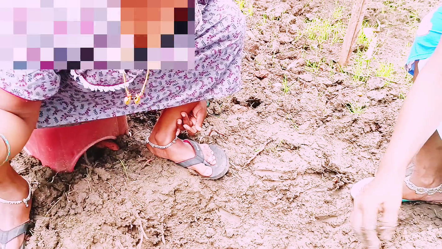 Indian Village forming women’s tempting land owner crezy Telugu Dirty Talks