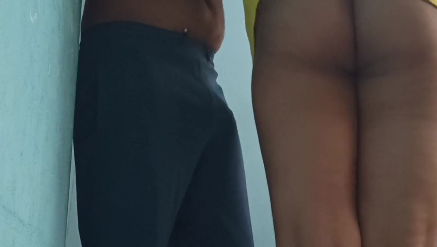 Indian desigril standing fuking with bro very hot Big boobs