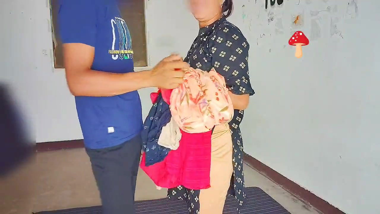 Indian desi sister-in-law bathed her brother-in-law and his big penis with squirt while having sex Hindi HD video sex