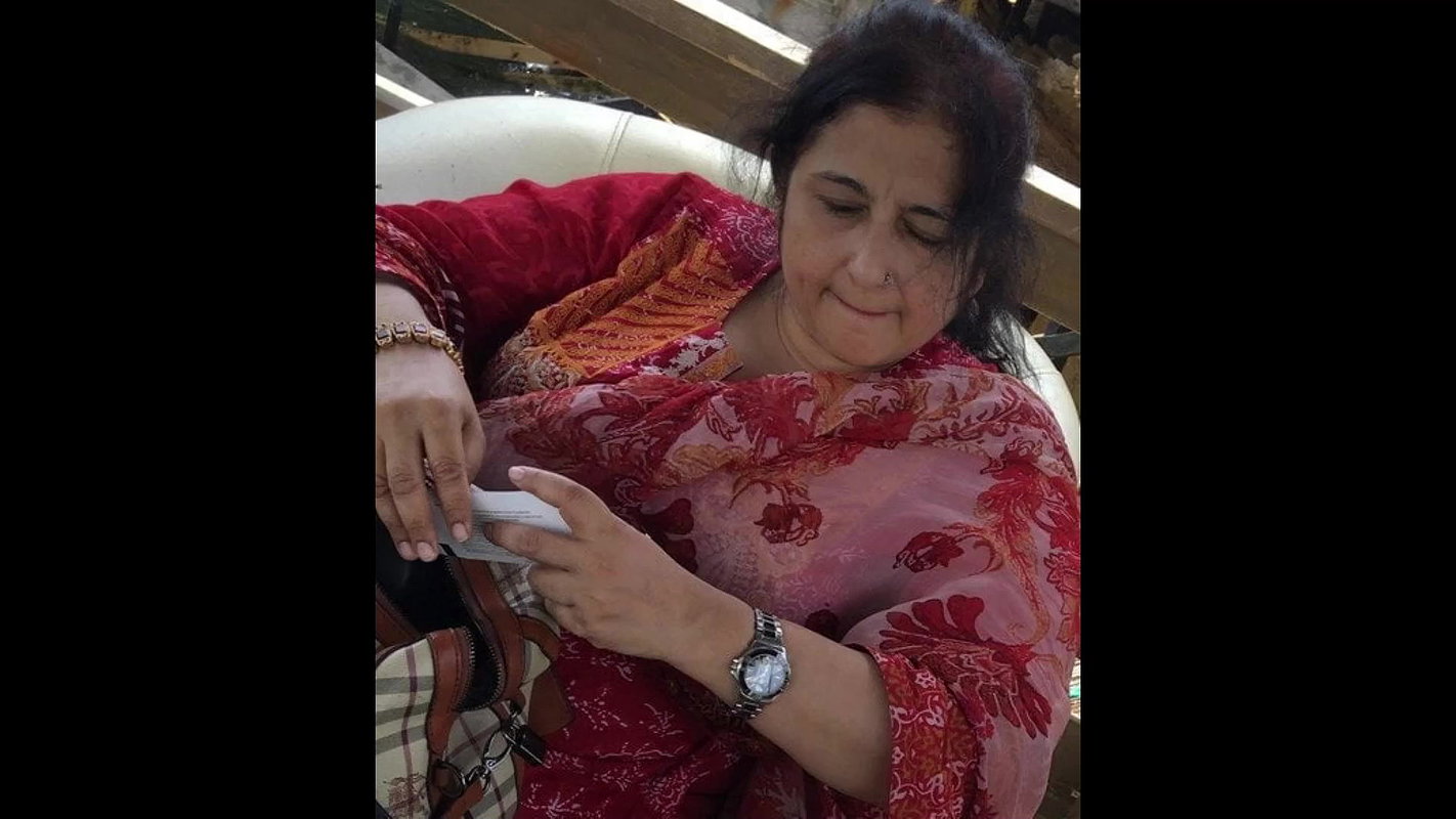 paki doctor shahnaz caught nude