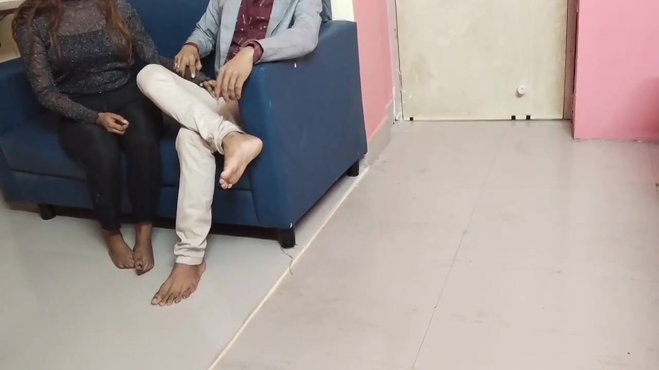 Indian boss deeply satisfied by his hot & sexy stuff