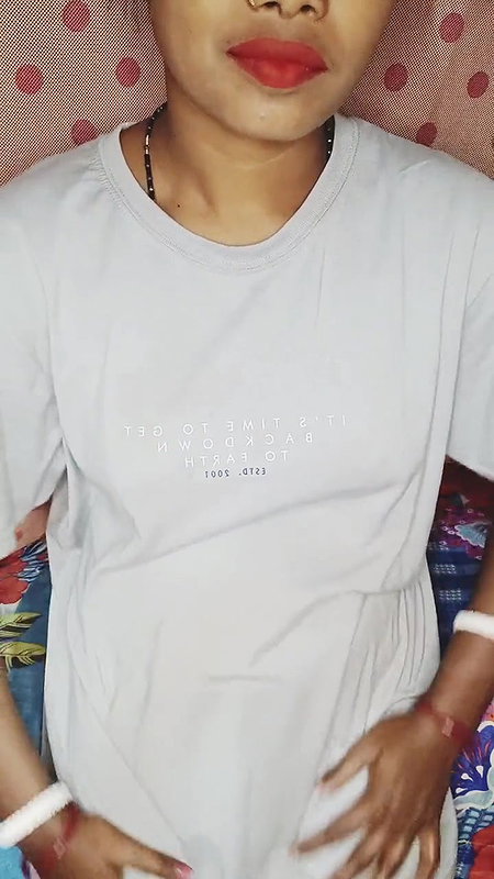 Indian bhabhi’s ass and pussy fucked with eggplant Indian Sex