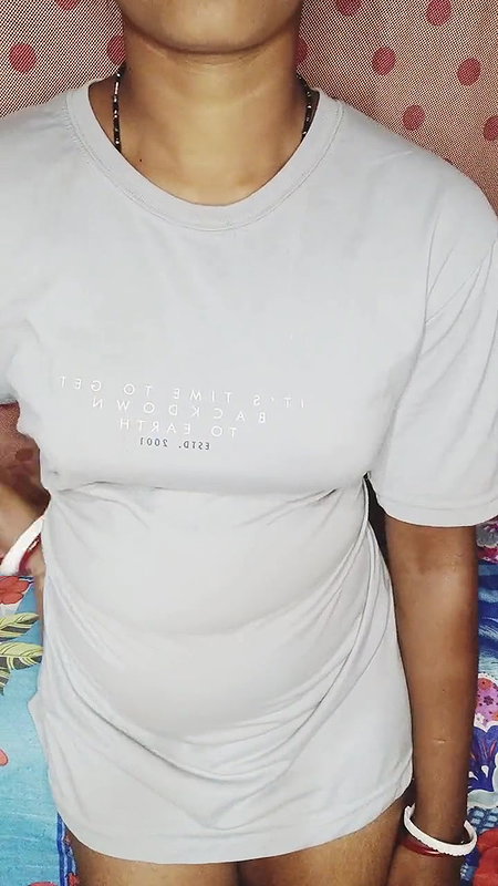 Indian bhabhi’s ass and pussy fucked with eggplant Indian Sex