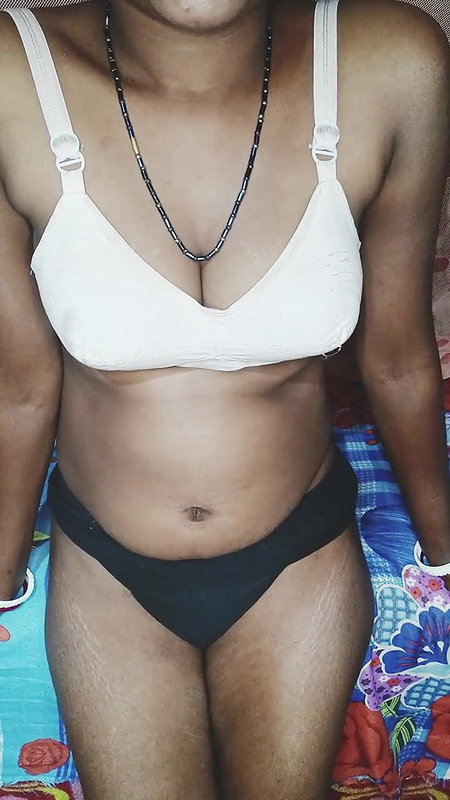 Indian bhabhi’s ass and pussy fucked with eggplant Indian Sex