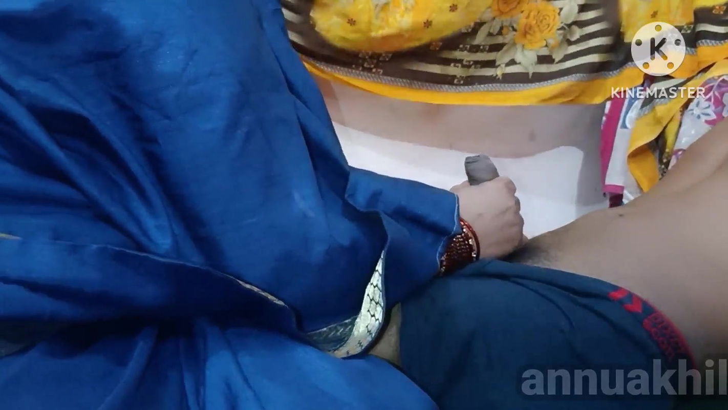 India desi badi Bahan ne apne bhai ke kamre me aakar bhai ka mota land liya clear hindi vioce steps story