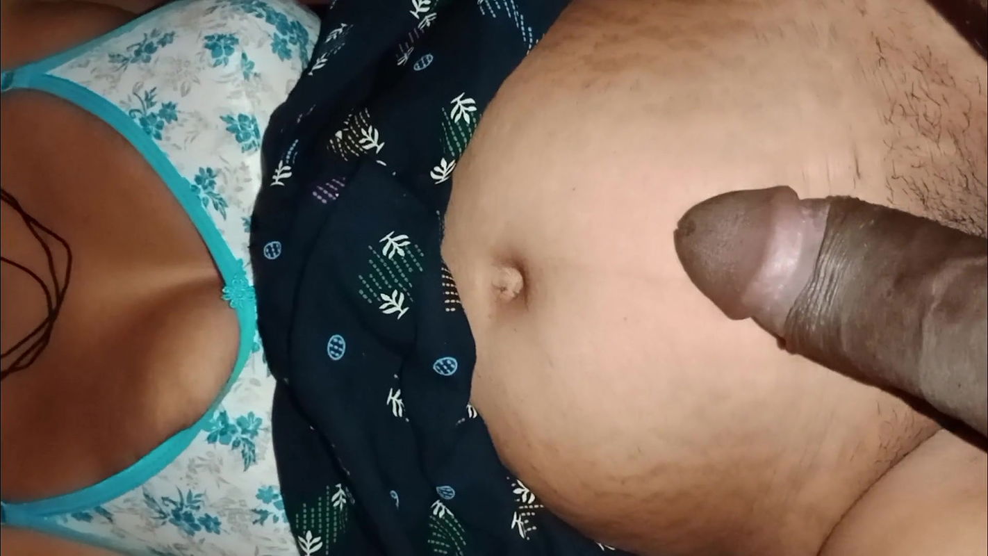 I satisfied my sister-in-law by rubbing my thick penis on her pussy today