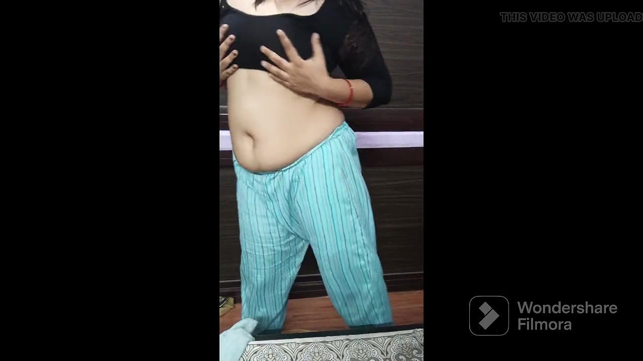 I m completely naked I took off my saree during dance felt so much hot and horny