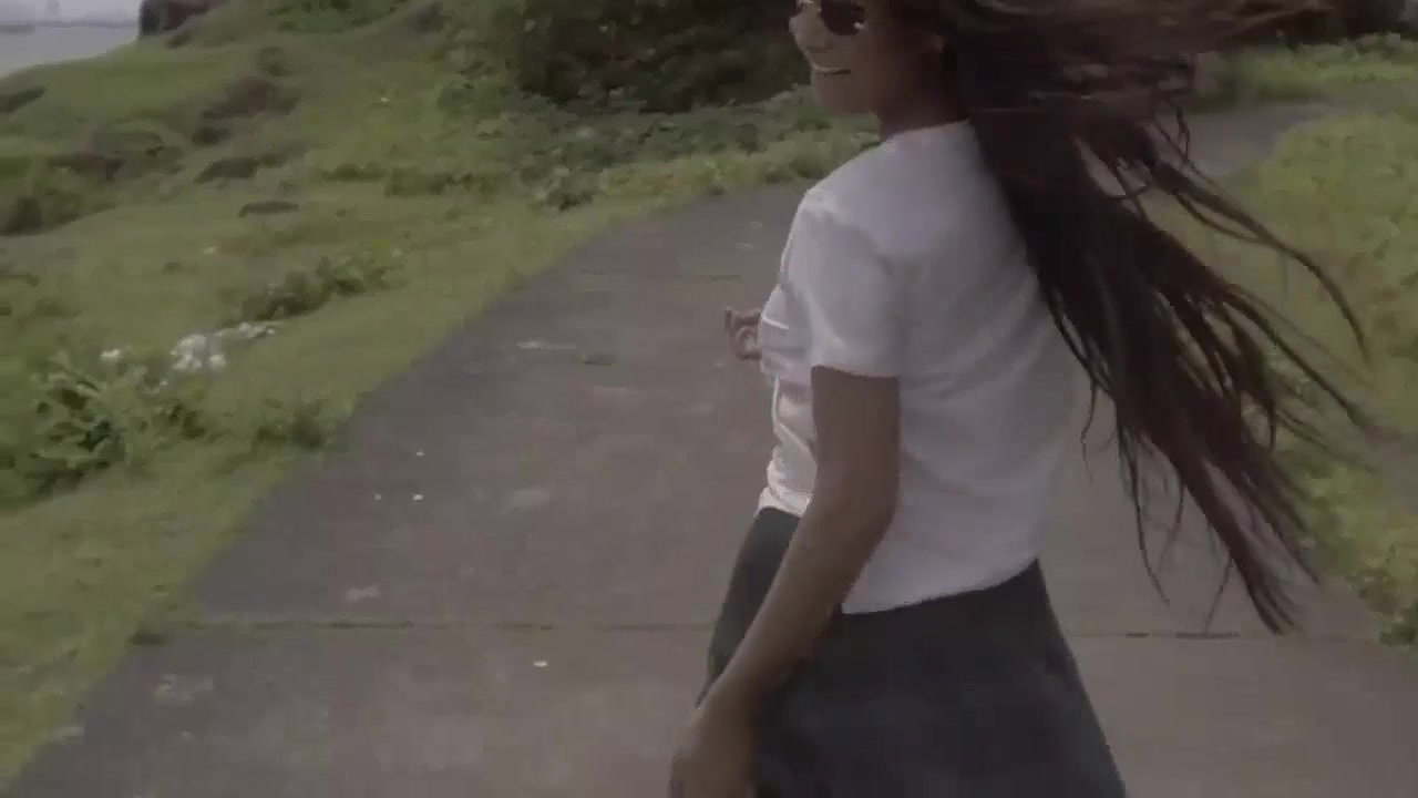 poonam pandey roadtrip