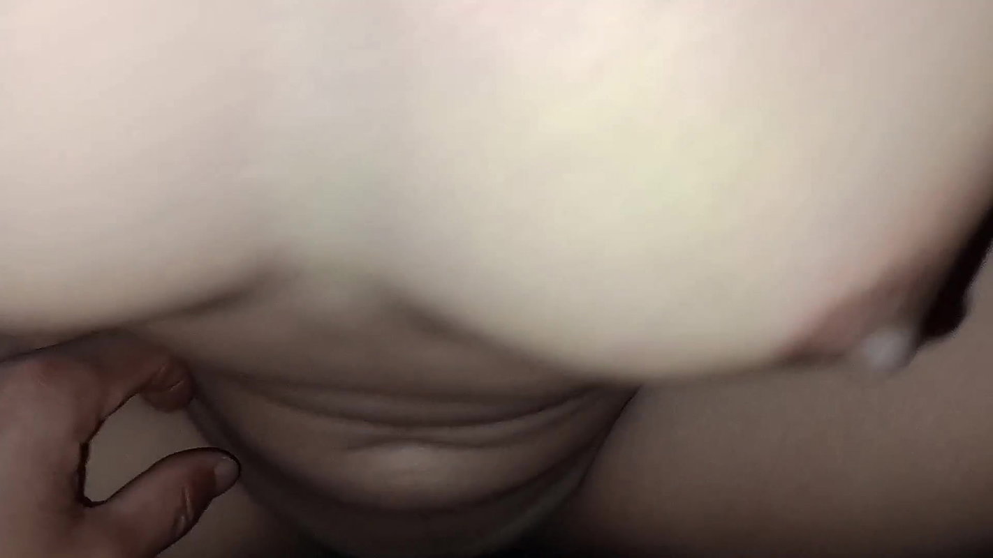 I fuck my virgin girlfriend at her home