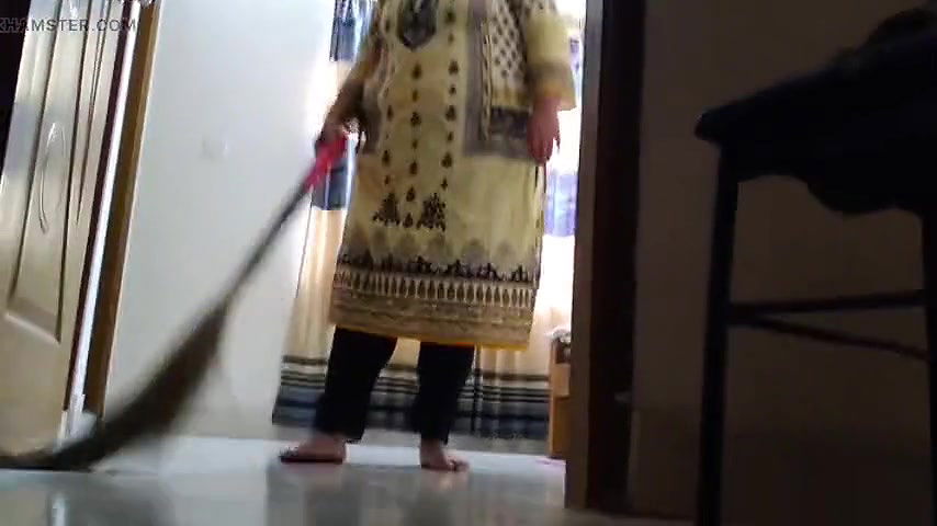 I fuck my Brother’s Hot Wife When She Clean my Bed Room!