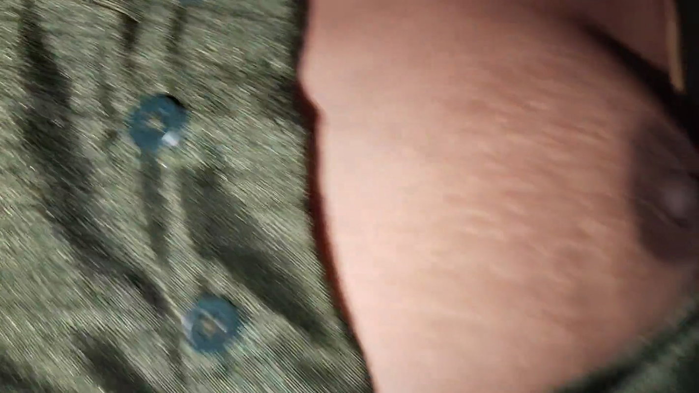 I fed banana to my stepsister and fucked her