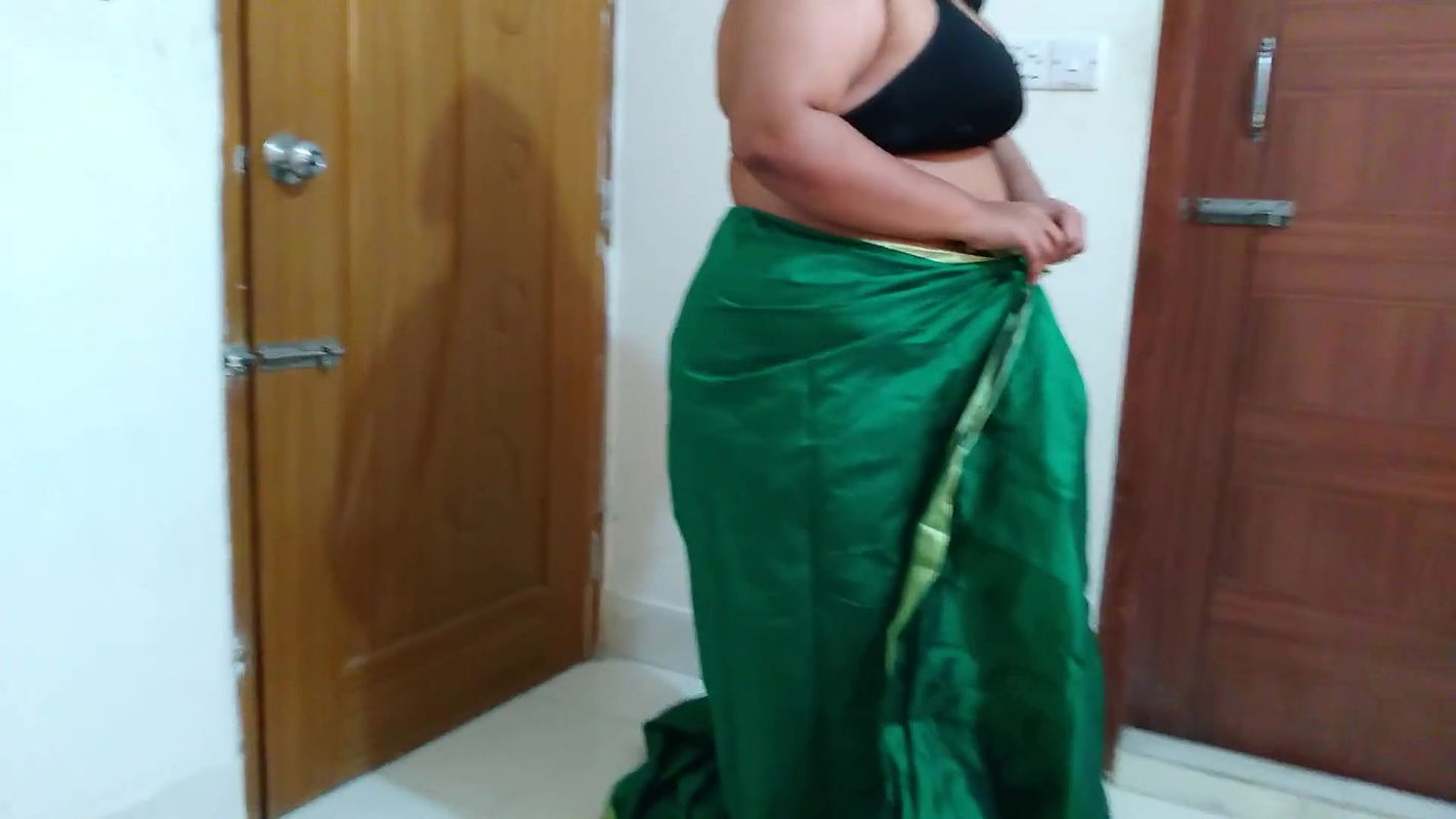 Huge Boobs & Big Ass Horny Stepmom cowgirl fucks stepson when she was Supper Hot – Desi Gujrat Stepmom & Stepson enjoy