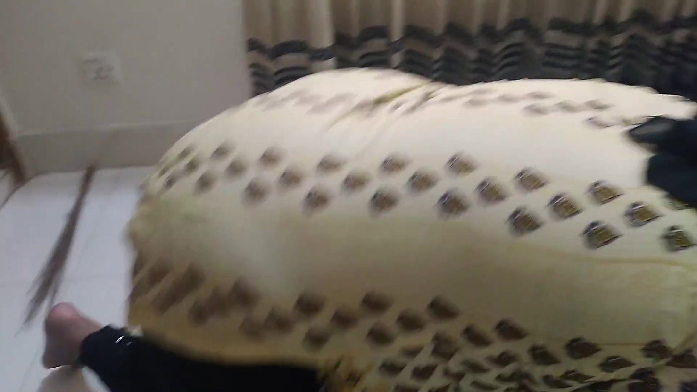 Huge Ass stepmom got stuck under My bed when she clean Then I fuck her comfortably Doggy style – give something behind