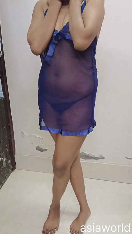 Housewife lingerie show