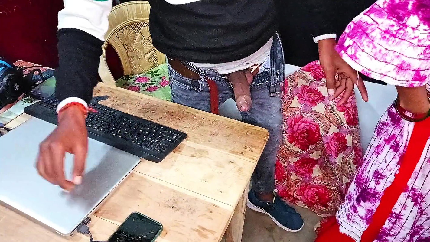 Hot Wife Fucked HARD Desi Sexxy Video