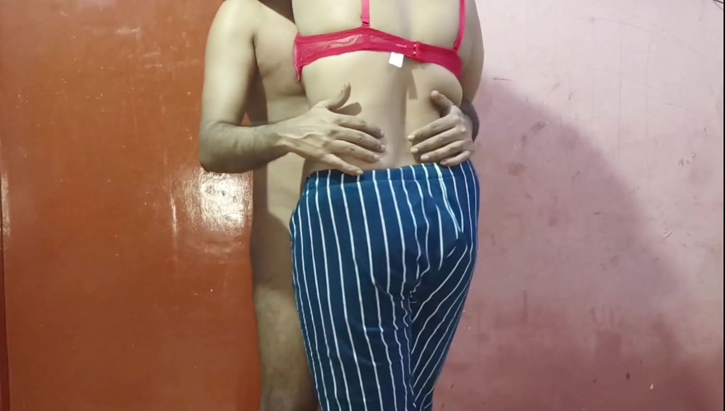 Hot Indian Padosi bhabhi ki mast jawani enjoying full night with bhabhi fuking