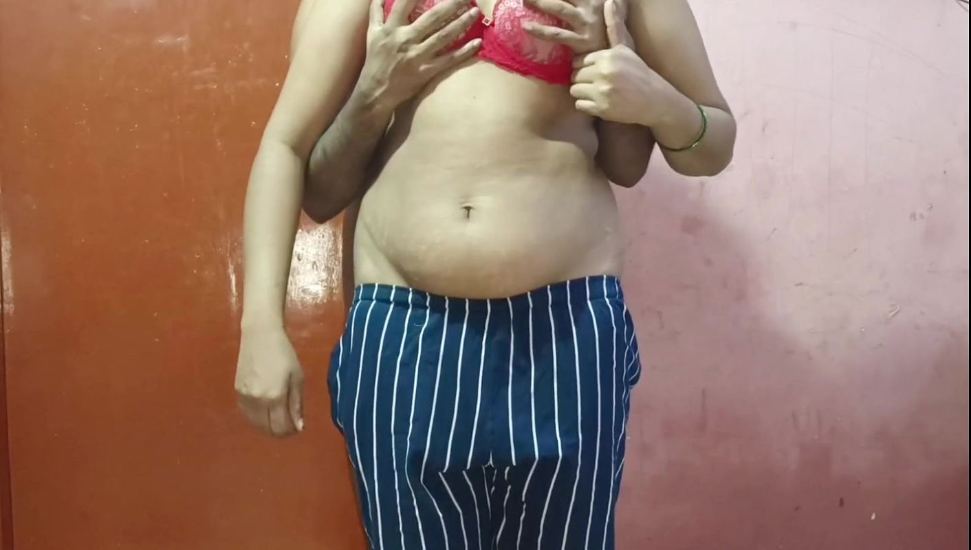 Hot Indian Padosi bhabhi ki mast jawani enjoying full night with bhabhi fuking