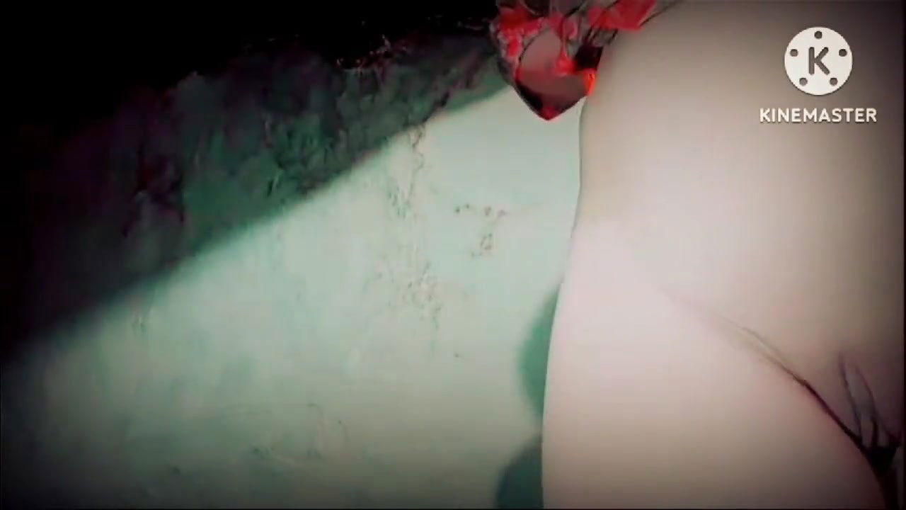 Hot bhabhi, cool cute sexy bhabhi’s hot sexy waist, sexy ass, its hole is very small, insert one finger