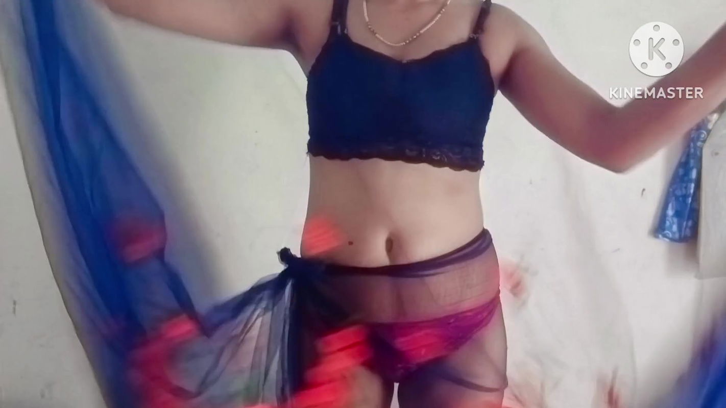 Hot bhabhi open bathing when brother-in-law caught seeing him bhabhi bathing brother-in-law saw