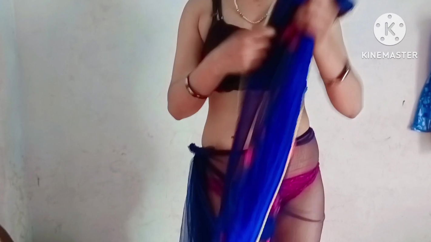 Hot bhabhi open bathing when brother-in-law caught seeing him bhabhi bathing brother-in-law saw