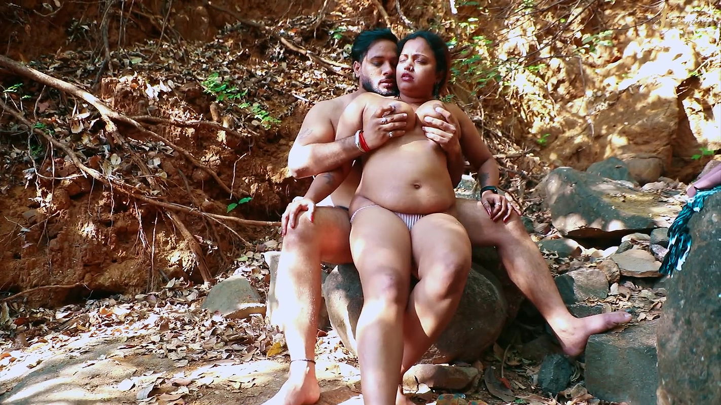 Horny couple hardcore fucking in the Indian Forest