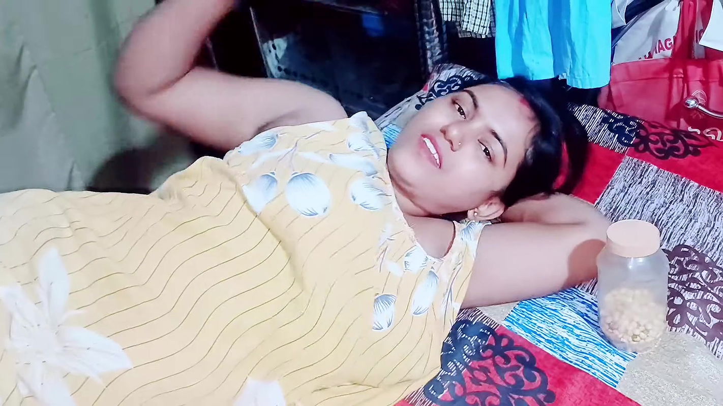 HINDU BANGLA Step mom saw step son big and job him for her pleasure