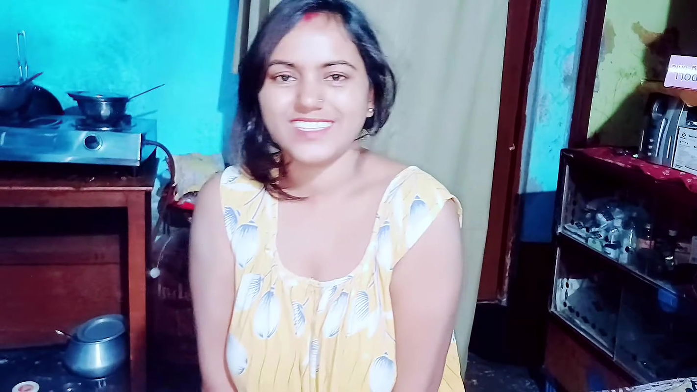 HINDU BANGLA Step mom saw step son big and job him for her pleasure