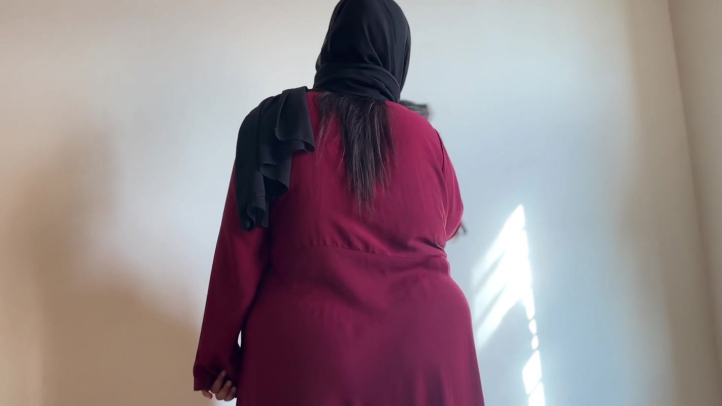 HIJAB HOOKUP – Curvy Muslim Real Maid Fucked By Home Owner While She Cleaning Bed Room (Big Ass Maid Fuck in Saudi Arab)