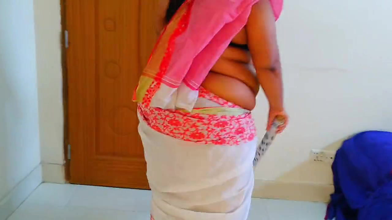 Gujarati Hot Bhabhi gets Anal Fucked By Neighbor Guy When She Sweeping Her Room & Husband Was Next Room