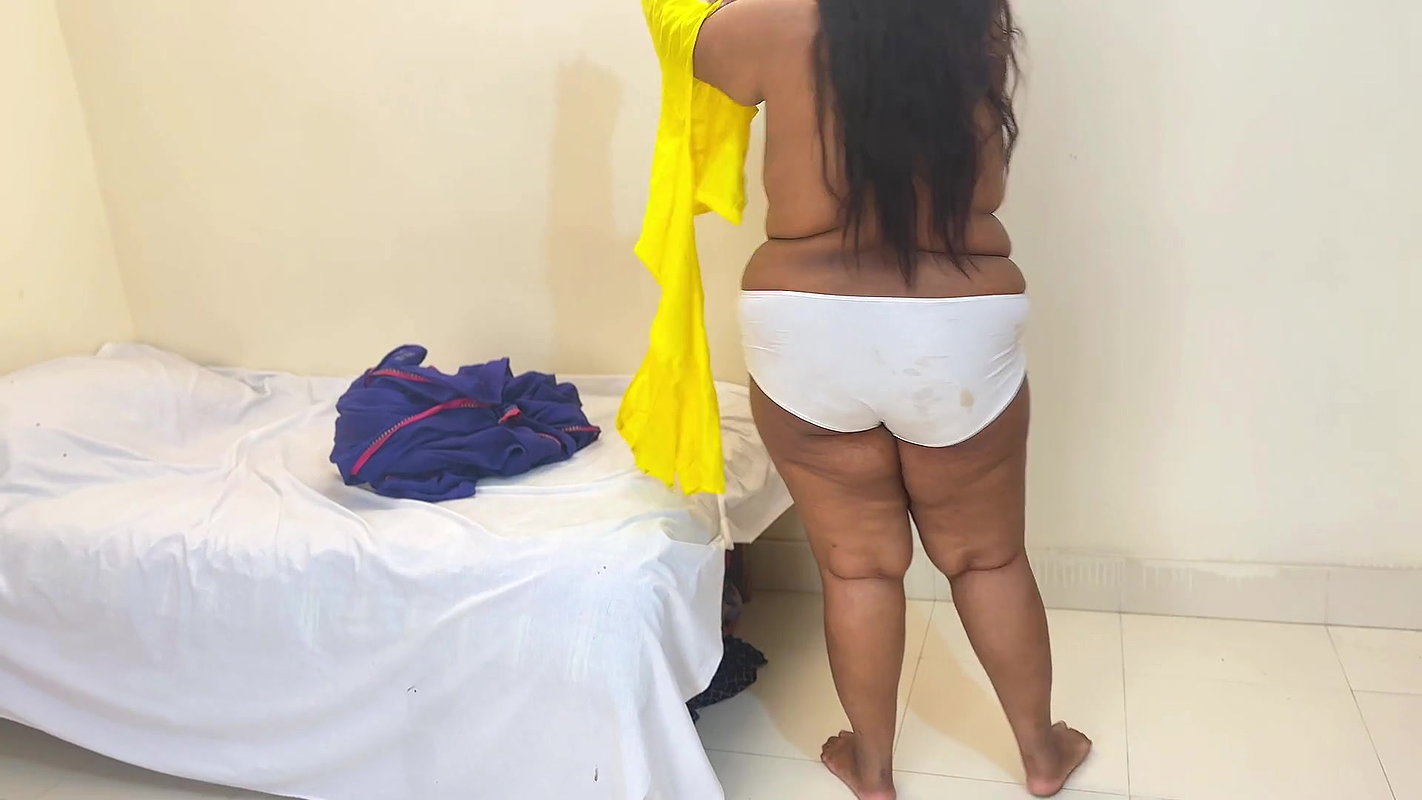 Ghar Meni ek chor aya aur Housewife ke hath bandhakar jabardast chod dala