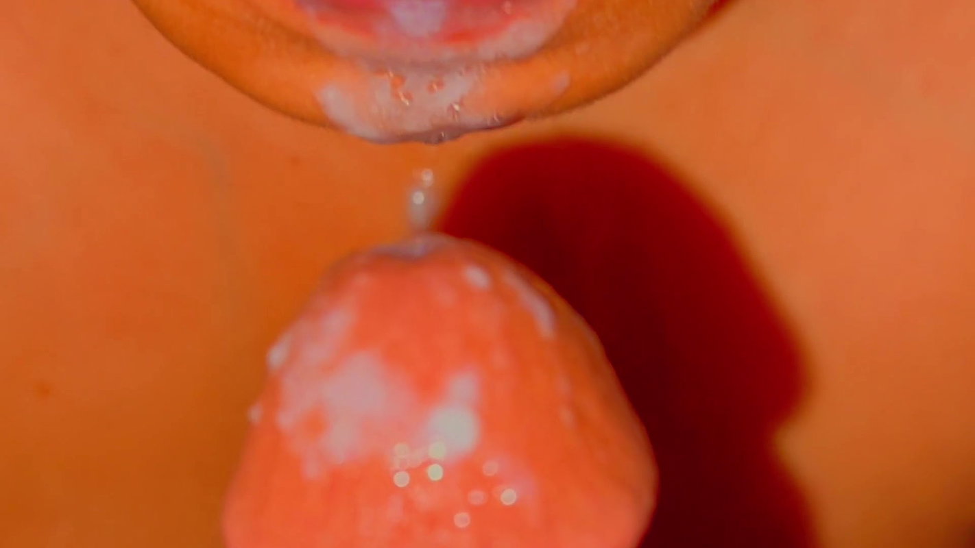 Garam Bhabhi Ne Devar ko Bade Lund Chusata Jab Pati Ghar par nahi tha – INDIAN ASMR BLOWJOB AND EATS CUM