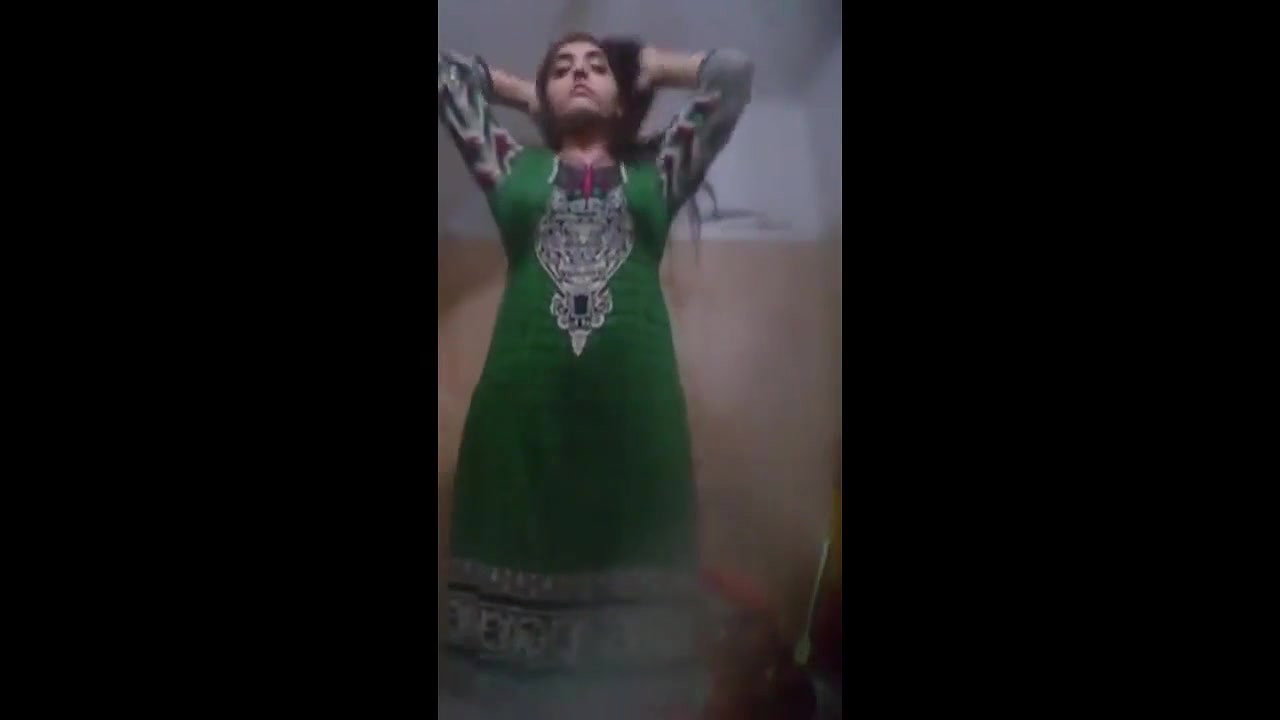 super cute desi college chick stripping naked selfie for her lover mms clip