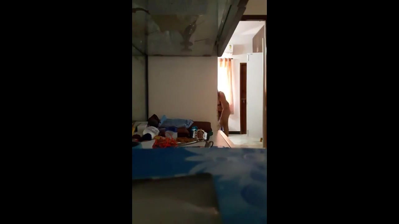 tamil bhabhi changing caught mms
