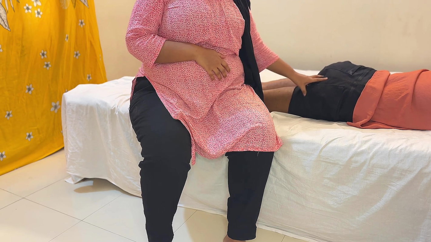 Egyptian ethnicity Sexy Friend’s MILF Mom want Sex With son’s friend in Hotel room in midnight