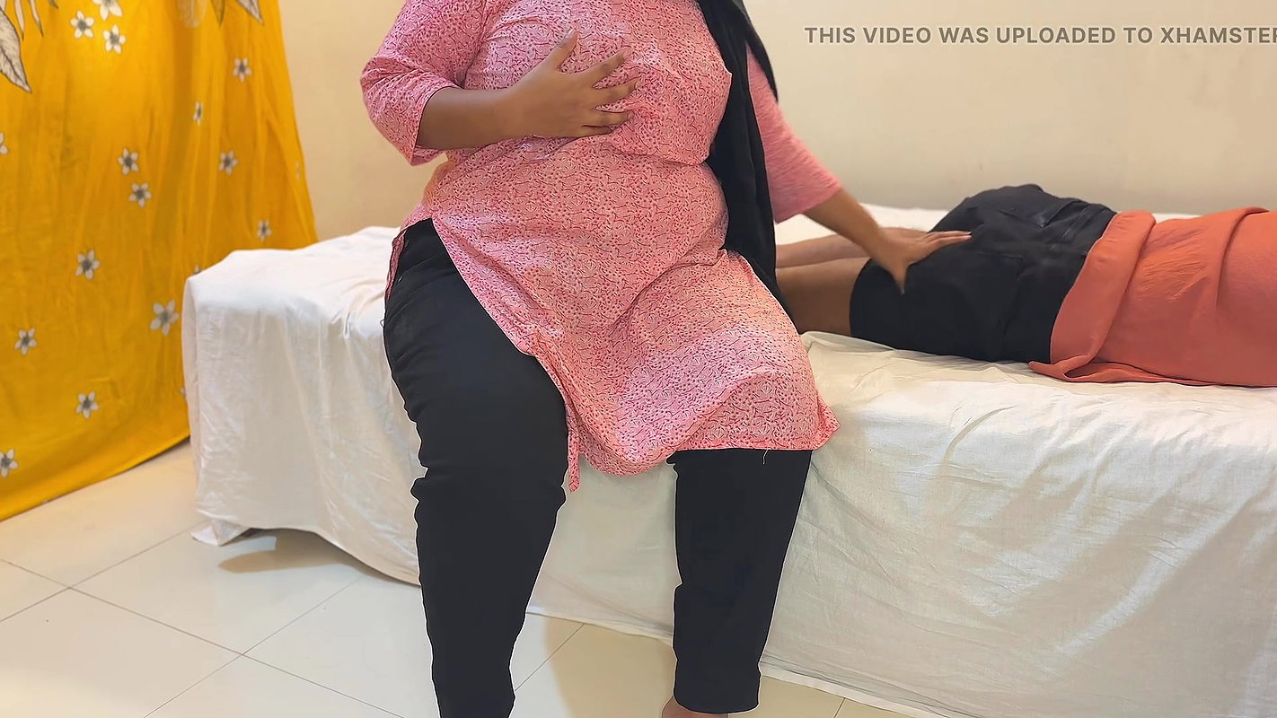 Egyptian ethnicity Sexy Friend’s MILF Mom want Sex With son’s friend in Hotel room in midnight